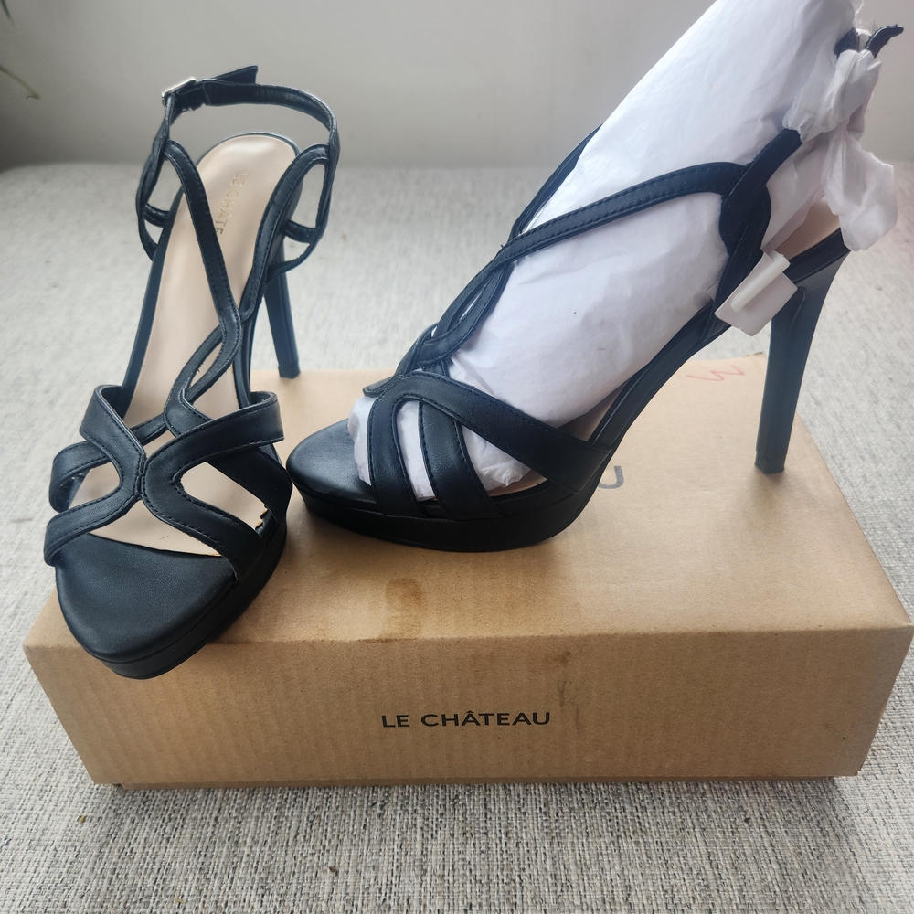 Le Chateau Elegant Black Heels